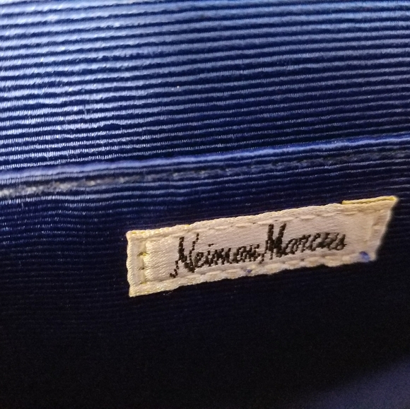 Neiman Marcus Lace Detailed Clutch Blue Lining - Picture 5 of 8